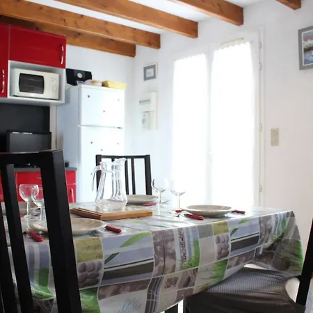 Agreable Maison A 700m Du Centre De - Spo000-383 *